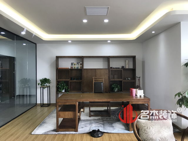 乐博士办公室午夜视频免费在线完工照.jpg