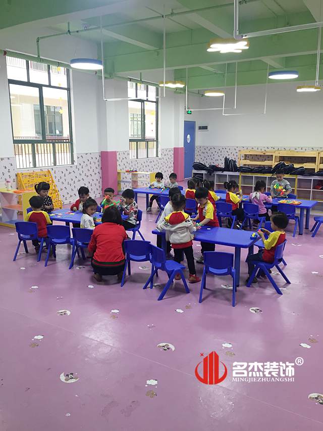 幼儿园教室午夜视频免费在线.jpg