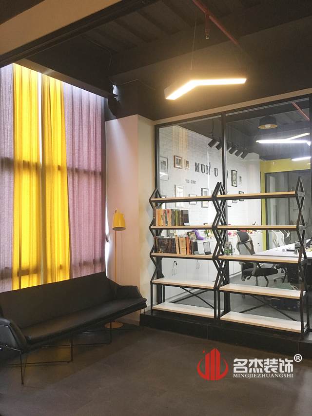 休闲区午夜视频免费在线设计.jpg