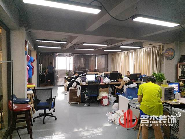 办公室午夜视频免费在线.jpg