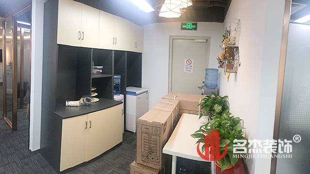 茶水间午夜视频免费在线完工照.jpg