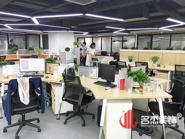 办公室午夜视频免费在线完工照.jpg