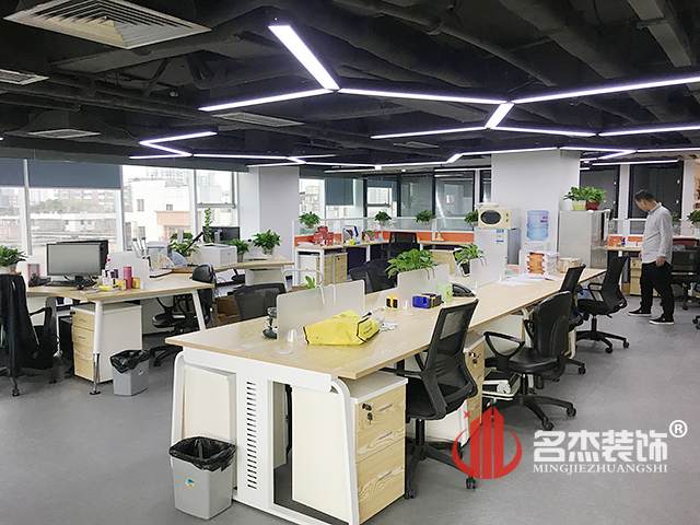 办公室午夜视频免费在线实景图.jpg