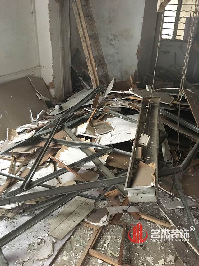办公室午夜视频免费在线施工现场.jpg
