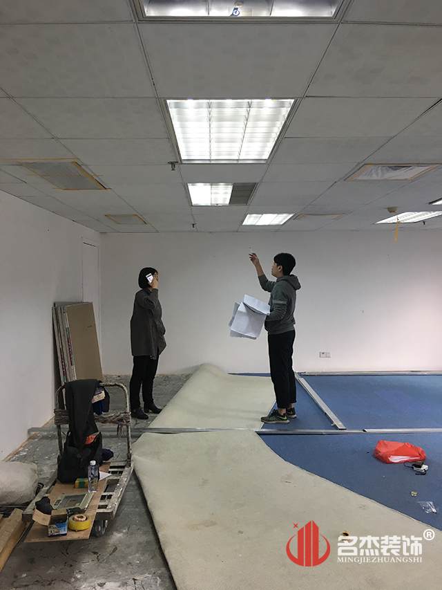 办公室午夜视频免费在线.jpg