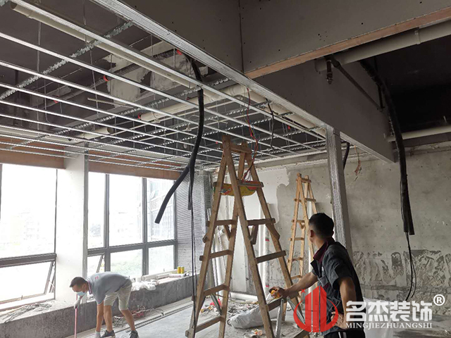 办公室午夜视频免费在线
