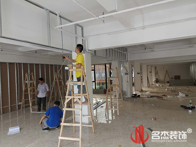 办公室午夜视频免费在线