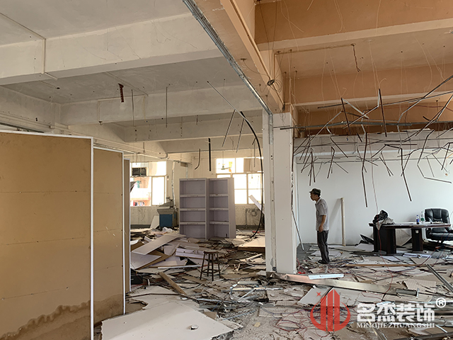 办公室午夜视频免费在线