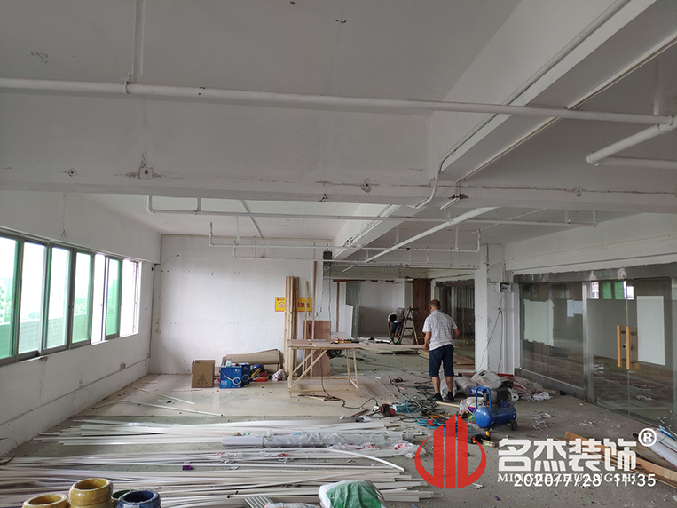 办公室午夜视频免费在线