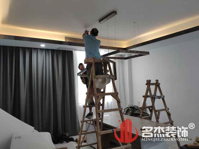 办公室午夜视频免费在线