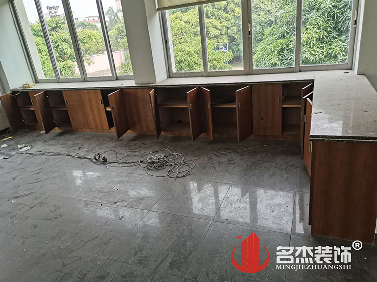 办公室午夜视频免费在线