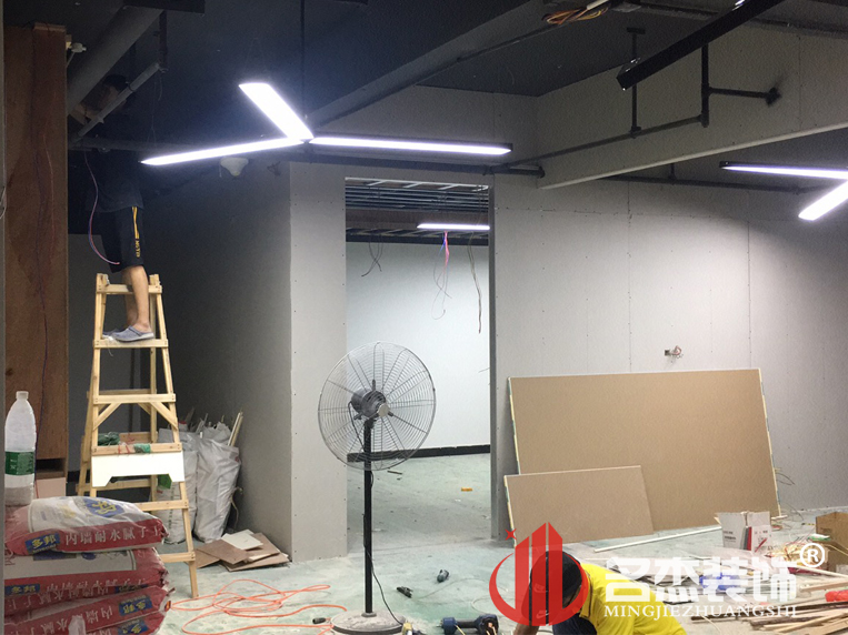 办公室午夜视频免费在线