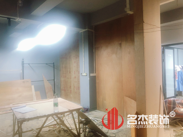 办公室午夜视频免费在线