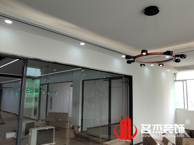 办公室午夜视频免费在线现场