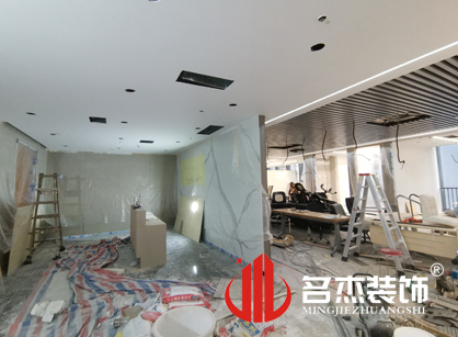 巡工地日记，南讯股份办公室午夜视频免费在线项目紧张进行中