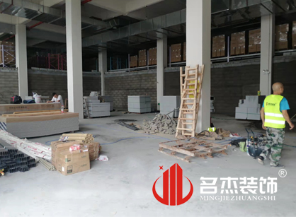 巡工地日记，颜朵化妆品科技办公室午夜视频免费在线项目紧张进行中
